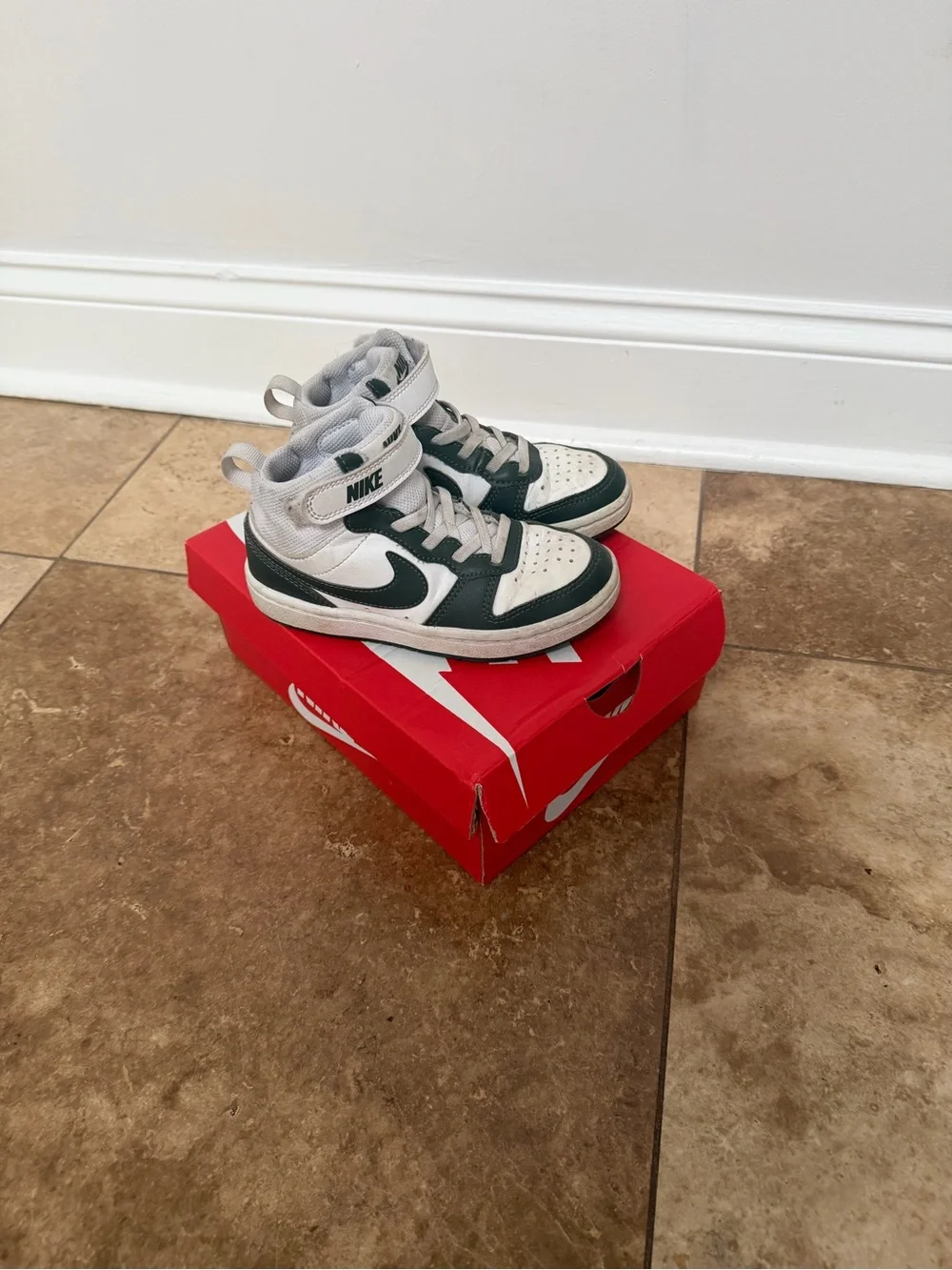 Nike Kids Court Borough - High-Top Sneakers in White and Dark Green